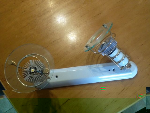 Deckenlampe, gerade im Umbau